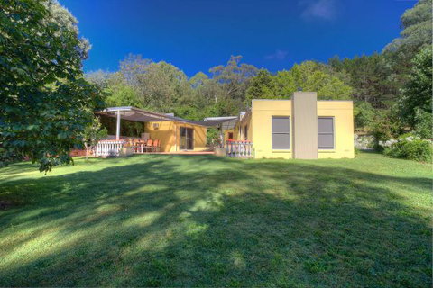 A Bach At Bright - Accommodation Whitsundays 2